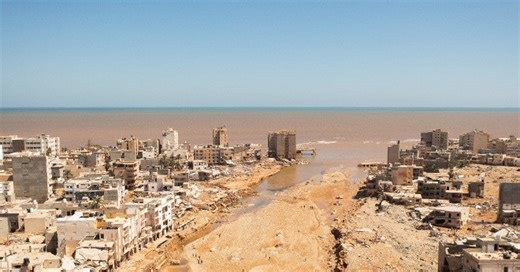 Thành phố ở Libya nhìn từ trên cao sau lũ lụt và những con số tang thương