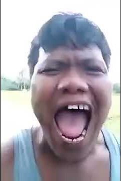 Baliw na sumisigaw sa cellphone meme