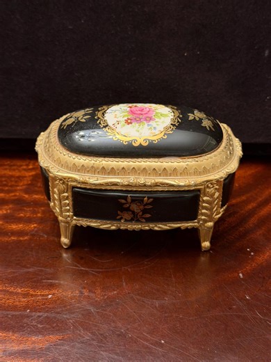 Vintage French-style Sankyo Music Box With Floral Lid, Black Lacquer and Gold Trim - Etsy