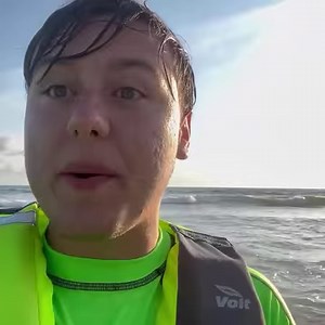 141K views · 4.7K reactions | Pedí Pizza A Domicilio Al Mar | JDaniel | Facebook