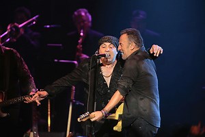 Bruce Springsteen: Überraschungsauftritt bei Little-Steven-Konzert