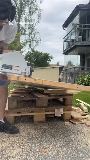 Festool on Instagram: "Tick-tock! ⏰ The weekend’s near and the year’s almost done. Let’s make it count – time for the penultimate #FESTOOLFANFRIDAY of 2025! 💚 📷 #festoolme via @sbyggumea @bankscarpentry @eplasteraustralia @altinmaleri @a.r.k._carpentry - Thanks for sharing!⁠⁠ ⁠⁠ You want to join in too? Then tag us and use the hashtag #festoolme. ⁠⁠ ⁠⁠ #powertools #festoolfriday festoolfans weekend carpentry work woodwork happyfriday fanfriday joinery usergeneratedcontent thanks community⁠ wor