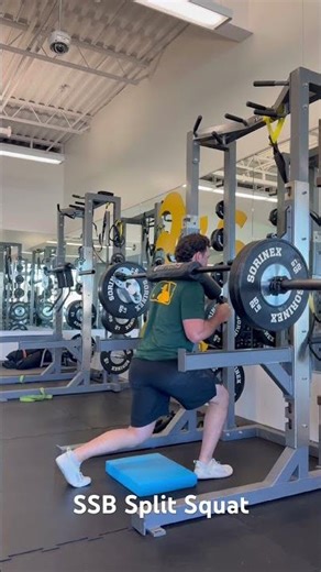 SSB Split Squat demonstration.