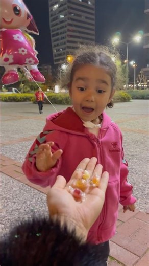 I keep hitting it but it won't open 😂 #don'tforgettosubscribe #discoverme #funny #weareonexplore