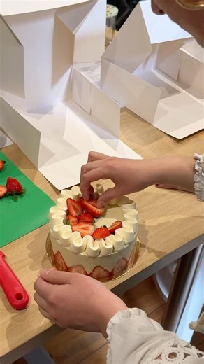 Atelier spécial Fraisier de Folie 🍓✨ | Cours de Pâtisserie Tous Niveaux à Paris