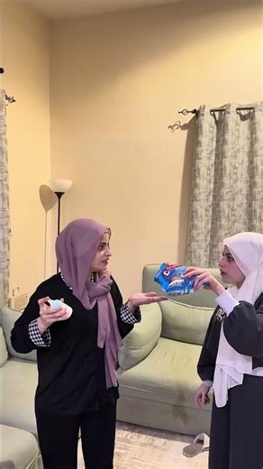 البنت والطفل😅ام سيف