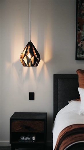 🏠 163 Billabong Parade, Chisholm 5 🛏 | 3 🛁 | 2 🚗 Ready to get your hands on the keys of this ultra-modern entertainer? #forsale #listed #taylorhedley #taylorhedleyproperty #thetaylorhedleydifference #teamallwood #chisholm | Team Allwood - TaylorHedley Property