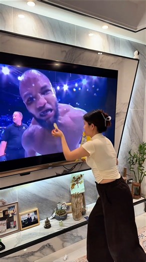 差点被他吃到 #美女搞笑 #搞笑 #情侣 #情侣日常