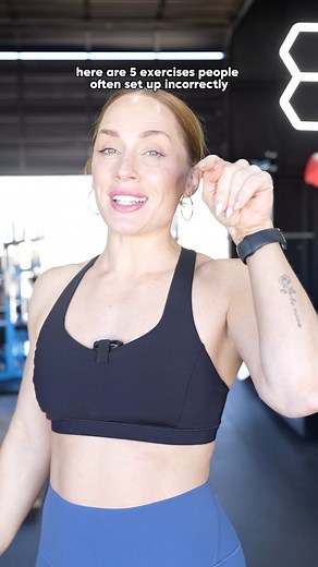 Meg Gallagher 💪 Strength Coach on Instagram: "5 SETUP TIPS FOR SUCCESS 📌 save this for your next gym session 1️⃣ PUSH UPS: Try ‘thumbs to 🍈🍈’ for a comfy start position on push ups. Start here and widen as you strengthen. 2️⃣ OVERHEAD PRESS: for grip width extend thumbs out from the mid delt 3️⃣ DEADLIFTS: intersect the bar with your shoelaces to keep the bar over your mid foot when pulling 4️⃣ BENCH PRESS: line your eye gaze up to the foot of the bar for a solid head position 5️⃣ SQUAT: for