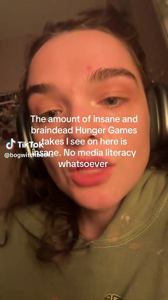 “The Hunger Games continuing was Lucy Gray’s fault” are you stupid #thehungergames #catchingfire #mockingjay #suzannecollins #theballadofsongbirdsandsnakes #sunriseonthereaping #katnisseverdeen #yadystopianbooks #bookrecs #booktok #fyp