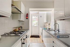 Check out this 4 bedroom semi-detached house for rent on Rightmove