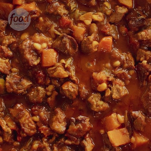 #MaryBerry's Irish Stew is a gorgeous, hearty and comforting dish! Watch this to learn how to impress your friends with this original one-pot dish that's full of flavour 🥘 #TheMaryBerryTravelCollection #MaryBerrysSimpleComfort Stream your favourite shows on discovery | Food Network UK