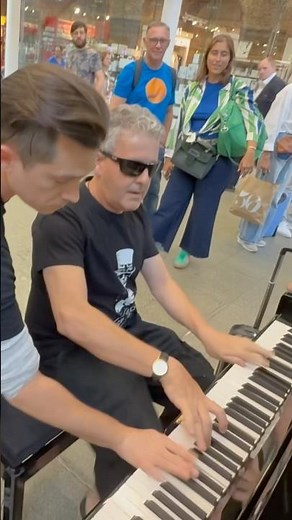 Space Alien Piano Technique #piano #boogiewoogie #music