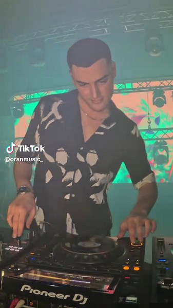 DJ Life Fails: Hilarious Moments in Nightclubs