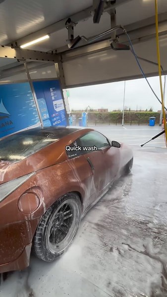 Quick wash to make the orange shine. #cartok #fyp #exeter #carwash