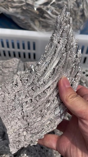 Magnesite from Brazil. #minerals #mineral #mineralcollection #crystalshop #mineralcollector #mineralshow #mineralspecimen