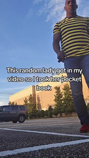 Unexpected Encounter: Capturing a Lady's Moment