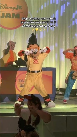 stop scrolling and watch powerline max perform irl 💛