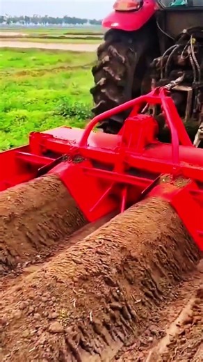 Mesin pertanian modern untuk membuat bedengan dengan mudah #shorts