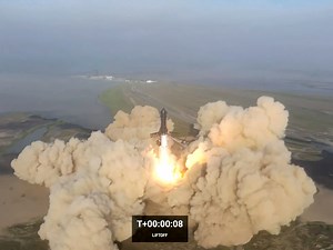 World's largest rocket explodes minutes after test launch