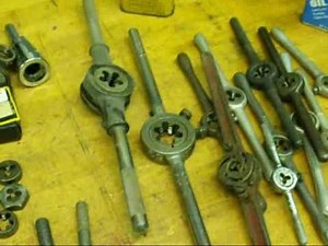 MACHINE SHOP TIPS #4 Dies/Threading tubalcain