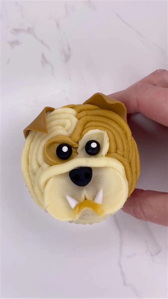 77K views · 1.7K reactions | Bulldog vibes ✌  #cupcake #cakedecorating #bulldog #cakeartist #pupcakes #cakedbyrach | Caked By Rach | Facebook