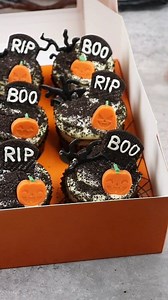 297K views · 10K reactions | Spooky cupcakes!  Tools linked to my amazon storefront-link in comments #cupcakes #halloweencupcakes #cupcakedecorating #SpookySeason | Loveisbakeable | Facebook