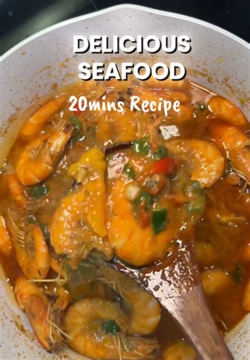 Made with Drunken House sauce 🤭🔥 F I N G E R L i c k i n g Sauce😋🔥🌶 Delicious Seafood Quick Dishes (Ready in Under 20 Minutes): Butter & Oil Drunken House sauce Raw seafood Hot Pepper Smoked paprika Veggies #fyp #recipe #seafood #homecooking #easyrecipes