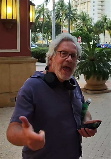 Apple Pay Joke 😂 #applepay #jaygettinbread #foryou #prank | apple pay