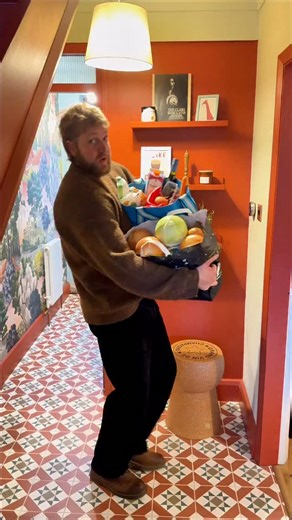 The Jolly Reno • John & Molly on Instagram: "AD Bish, Bash, Bosch! 🎄 Maximum storage, maximum freshness, maximum satisfaction. Our @boschhomeuk fridge-freezer has such a large capacity, quite frankly we’re struggling to fill it. But hey, that’s a first world problem we’re happy to have! We’re hosting this Christmas and it’s reassuring to know we’ve got plenty of capacity for lots of food, drink and leftovers! The bonus? The VitaFresh drawers means our food will stay fresher for longer and the N