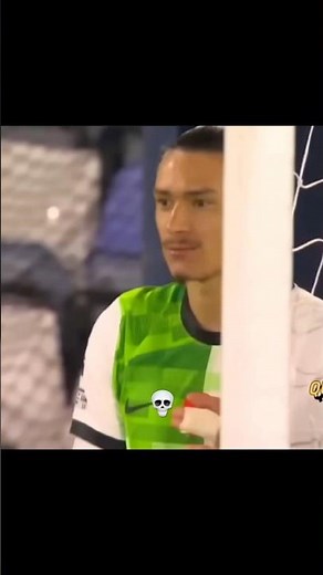 ¡LOS GOLES MÁS IMPOSIBLES DE FALLAR! 😱⚽ | Errores Históricos del Fútbol