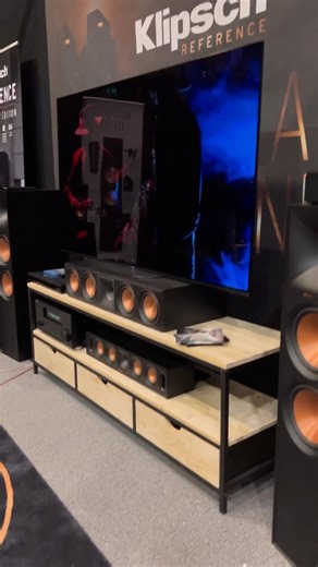 OMG ! One of the most amazing hometheater systems #hifi #hifiaudio #audiophile #homecinema #hometheater #klipsch #decibelvibe | Decibelvibe