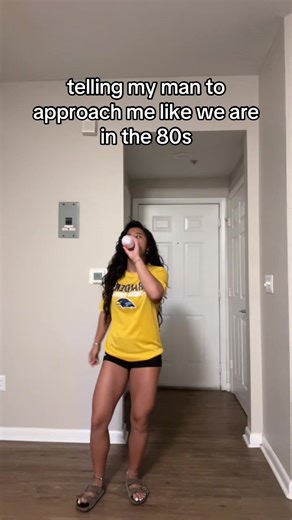 Mai (@mai_tn16)’s video of approach me like the 80s