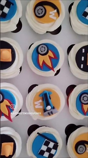 Cool Car Fondant Cupcakes! #cakeart