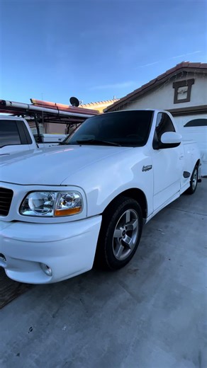 Exploring the Ford F-150 Lightning: Features and Performance