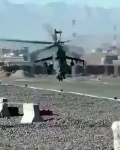 #ACDC #acdcthunderstruck #thunderstorm #helicopter #attackhelicopter #apache