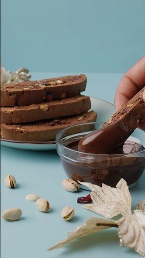 Make Delicious Chocolate Cranberry Pistachio Biscotti at Home!