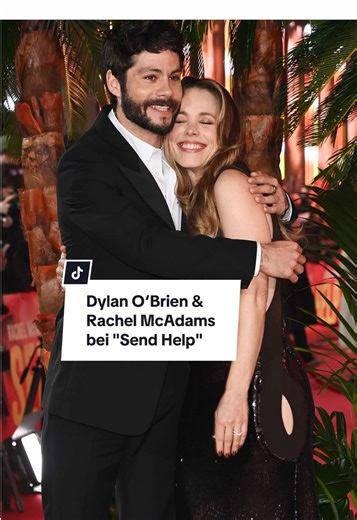 Send help! So zumindest heißt die neue Serie, auf dessen Premiere Dylan O'Brien und Rachel McAdams gestern in London unterwegs waren. Nicht, dass Sie denken, Teen Wolf wäre wieder angesagt ... #dylanobrien #rachelmcadams #sendhelp #teenwolf #redcarpet Clip: Justin Goff/WireImage, Ming Yeung/Getty Images Foto: Alan Chapman/Dave Benett/WireImage
