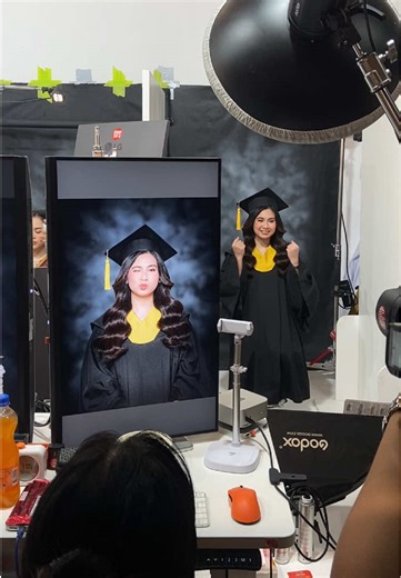 Creative Graduation Photo Ideas and Pictorial Tips