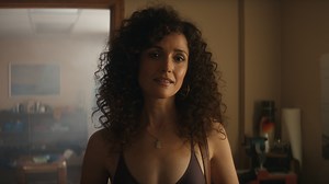 厭世家庭主婦如何成為有氧運動教主？蘿絲拜恩分享她在Apple TV 的最新夯劇《舞出新方向》