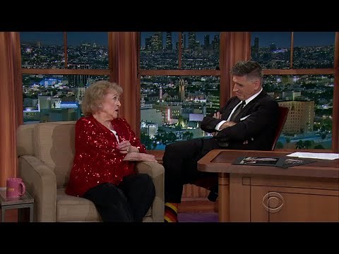 Late Late Show with Craig Ferguson 12/17/2014 Betty White, Thomas Lennon