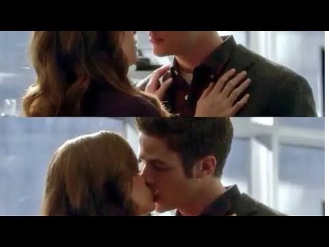 Barry kisses caitlin-The Flash 1 x19