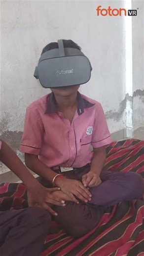 Students Experience Virtual Reality Education | Immersive Learning with fotonVR