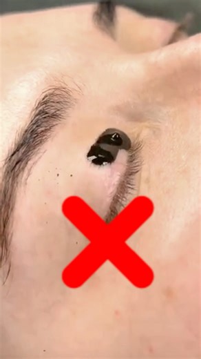✅❌ Where Lash Extension Glue Should Be Placed in Professional Application