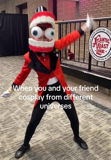 Amazing Digital Circus & Hatsune Miku Cosplay Match