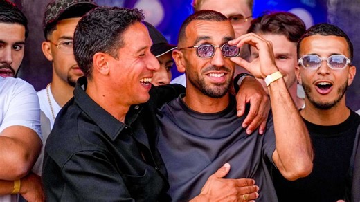 Schalke 04 war dran: Stürmer trifft überraschende Transfer-Entscheidung