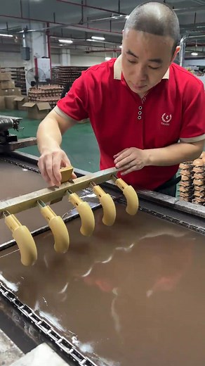 1.5M views · 2.4K reactions | Water Transfer Graffiti, Wood Grain Processing #Water Transfer #Crafts #Woodgrain Transfer #Spraying_cut | Hydro Dipping Artist | Facebook