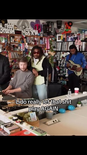 JUST OPEN UP MY PHONE AND IT SAID IT NEED SPACE 😩@Ward #jordanward #ward #whitecrocs #tinydesk