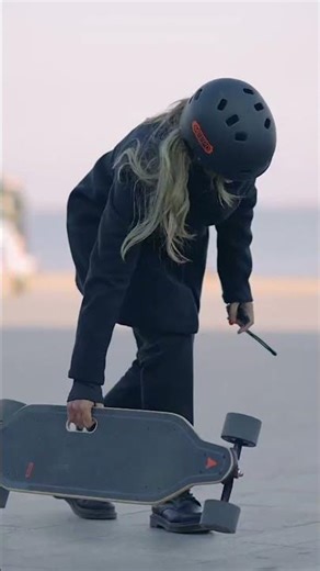 TOP 5 Best Electric Skateboards in 2025