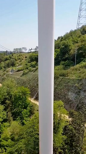 The Secret Behind Quiet Power Lines #Engineering #AviationFacts #Mechanics #foryoupage #Knowledge | storytellin78